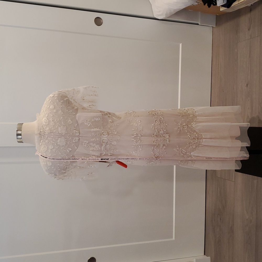 NWT MacDuggal women’s embroidered floral Lace Dress Size 16 - Picture 6 of 10